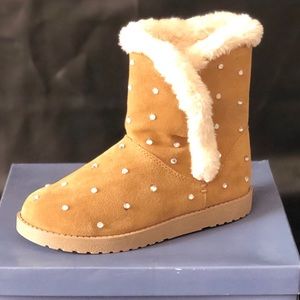 BRAND NEW UGG LIKE BOOTS